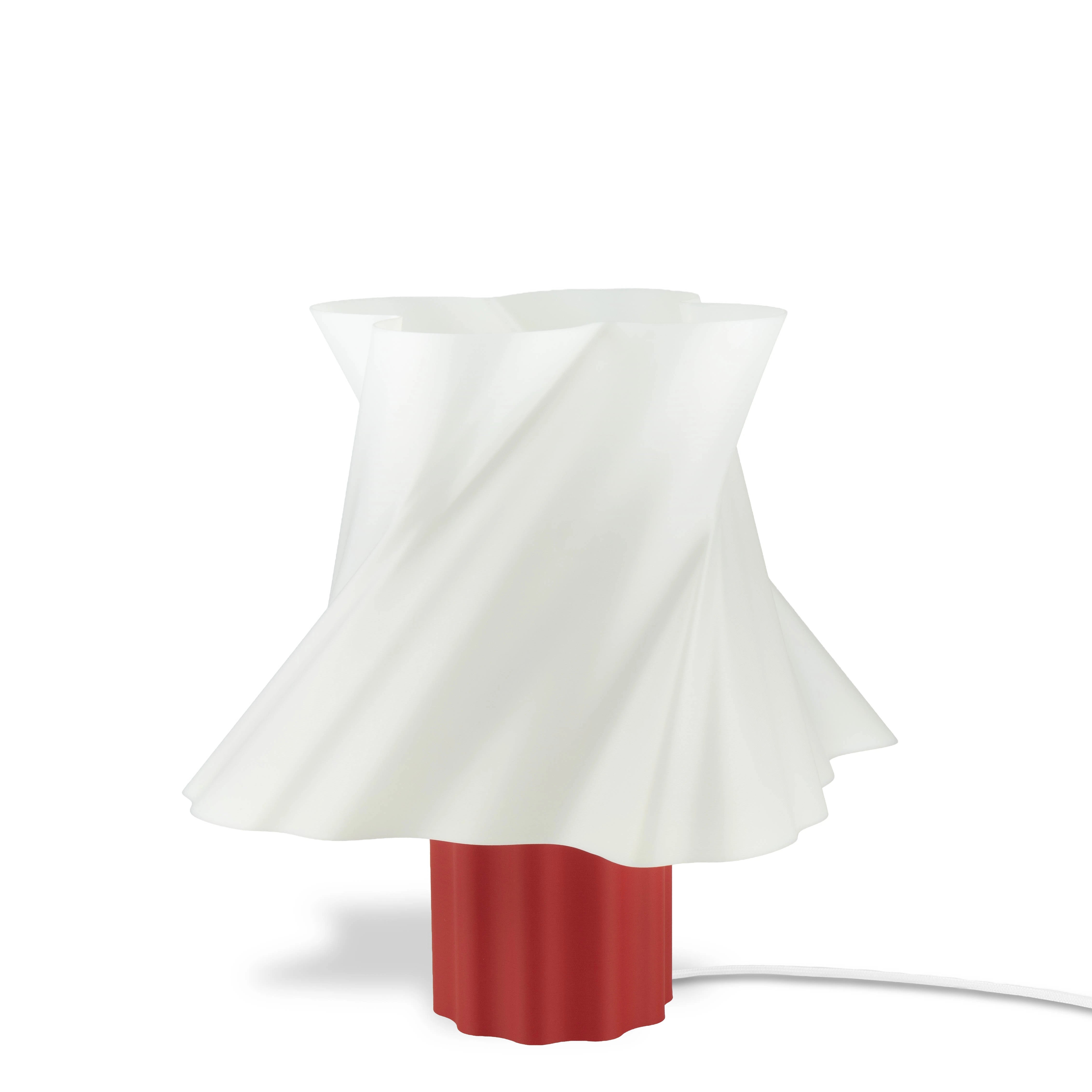 Lampe blanche moyenne taille dans un intérieur design — luminaire made in France — LUMY PARIS