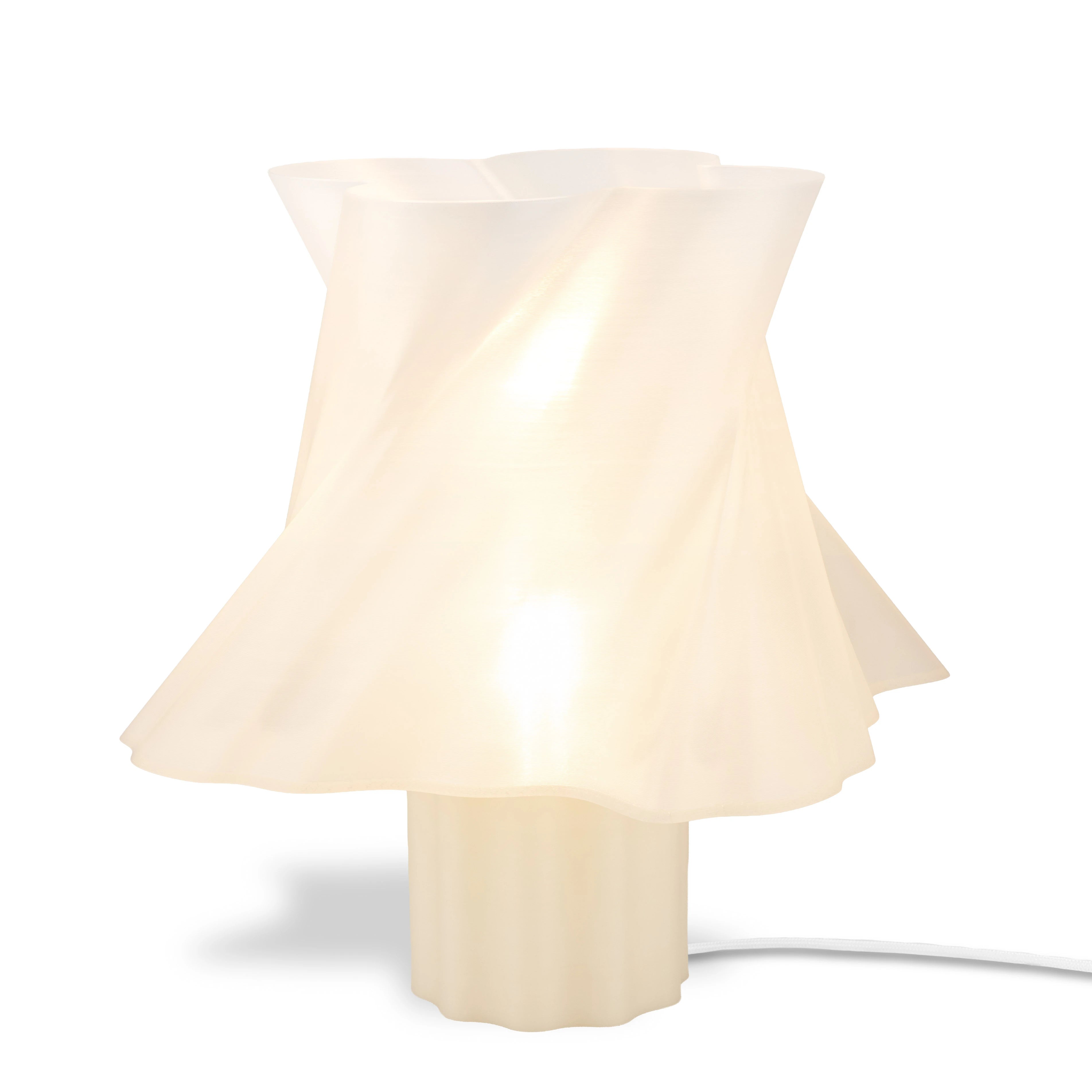 Grande lampe Cloud Dancer crème design dans un intérieur chic — luminaire made in France — LUMY PARIS