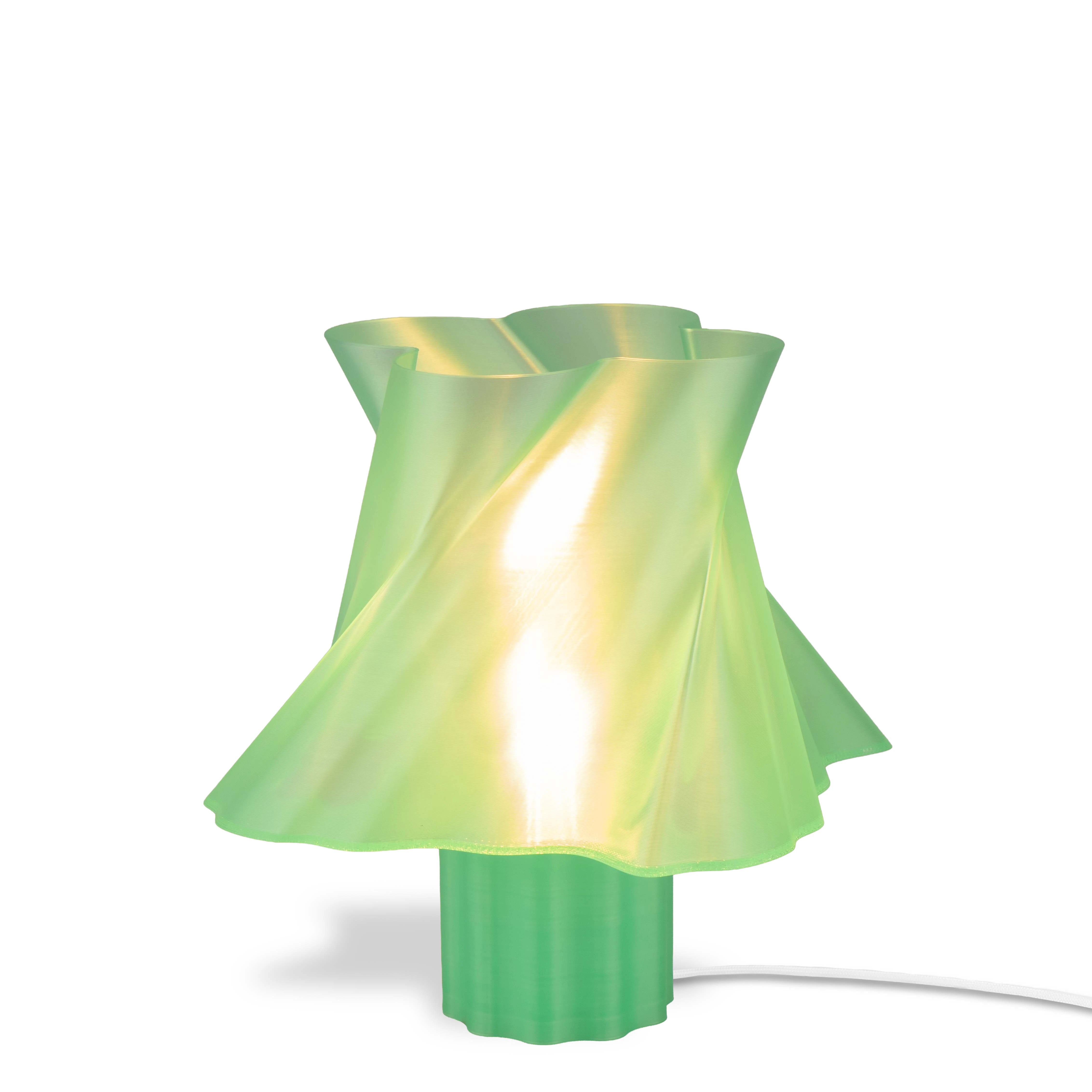 Lampe verte vert olive moyenne taille dans un intérieur naturel — luminaire made in France — LUMY PARIS