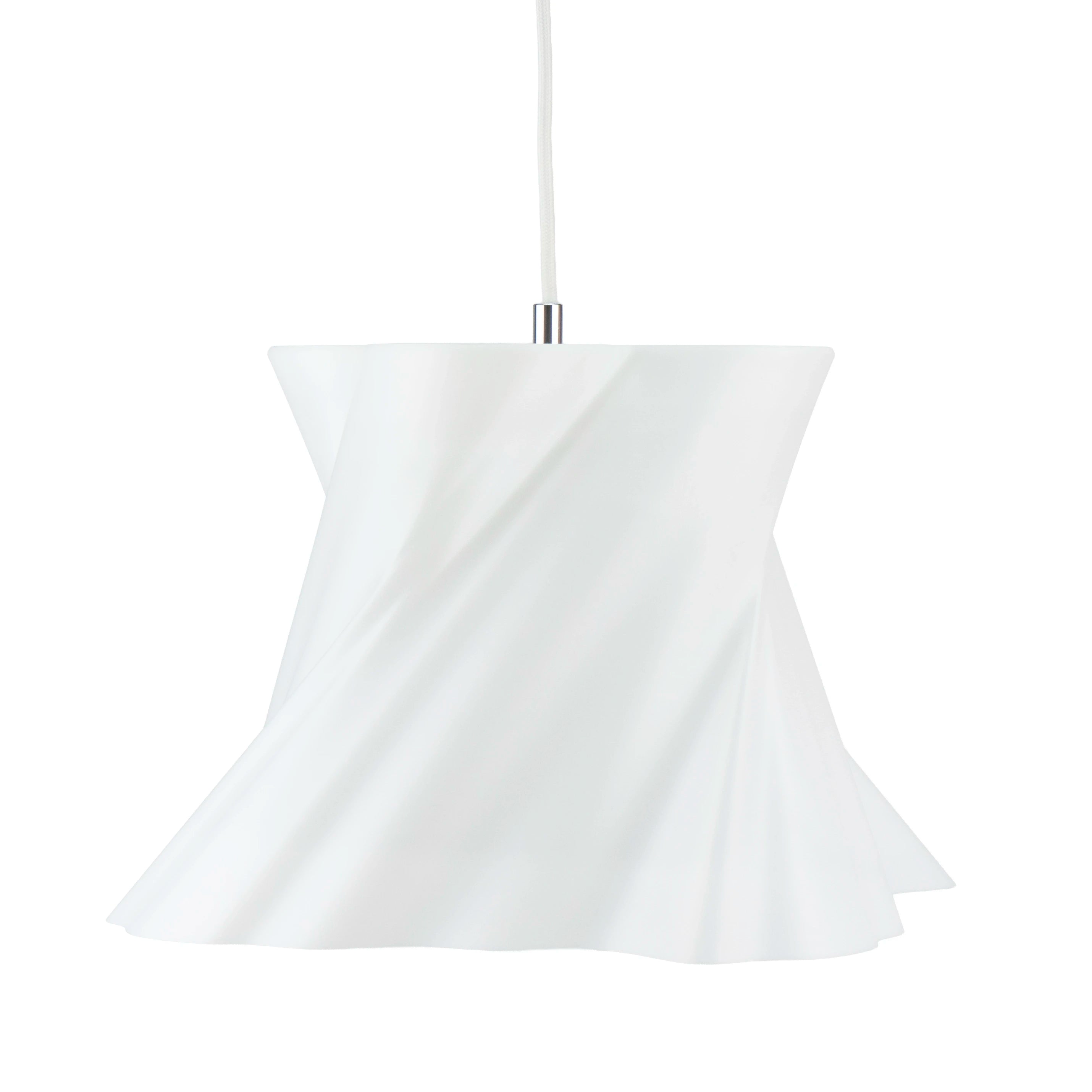 Grande suspension blanche design sur fond blanc — lustre made in France — LUMY PARIS
