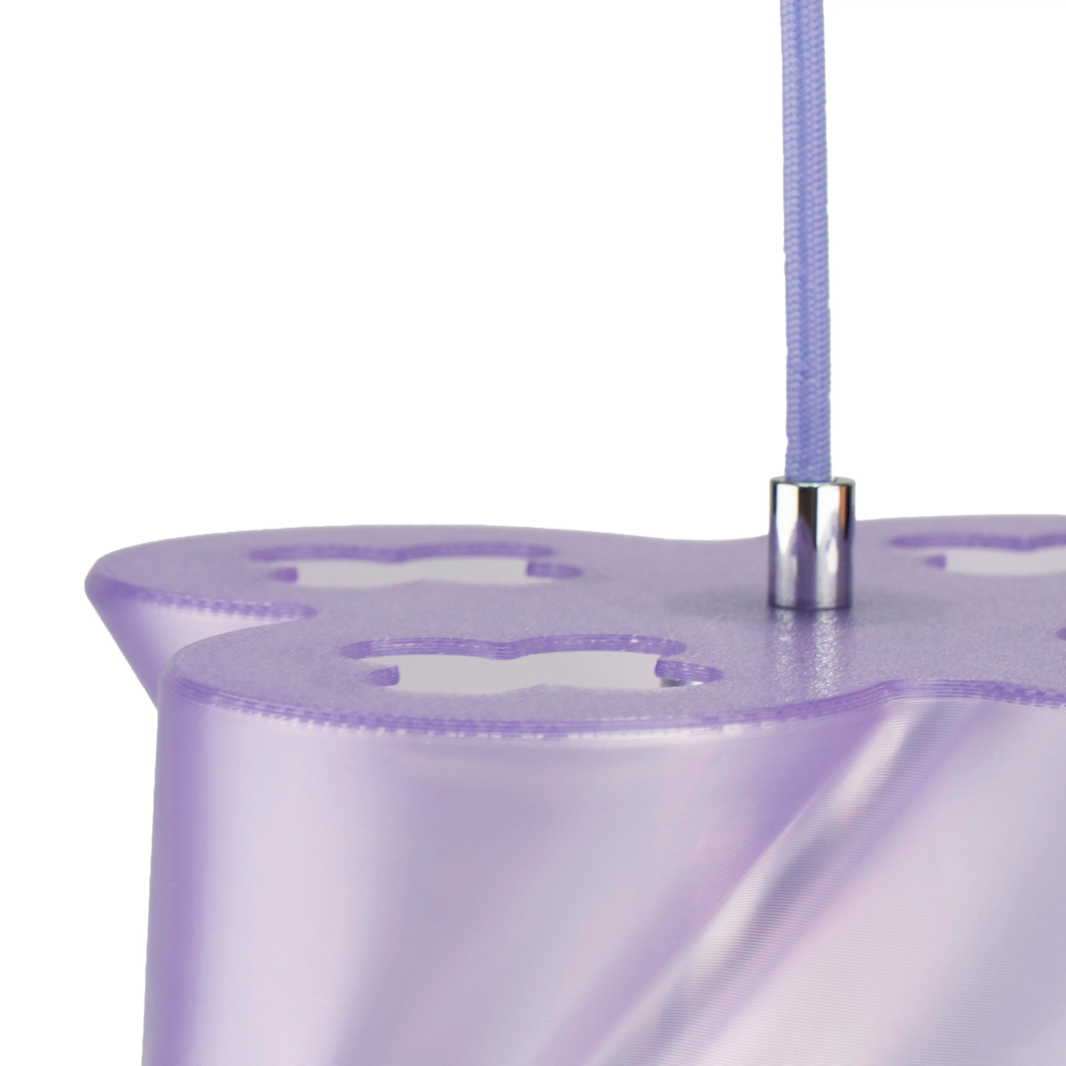 Suspension violette prune dans un intérieur design — lustre made in France — LUMY PARIS