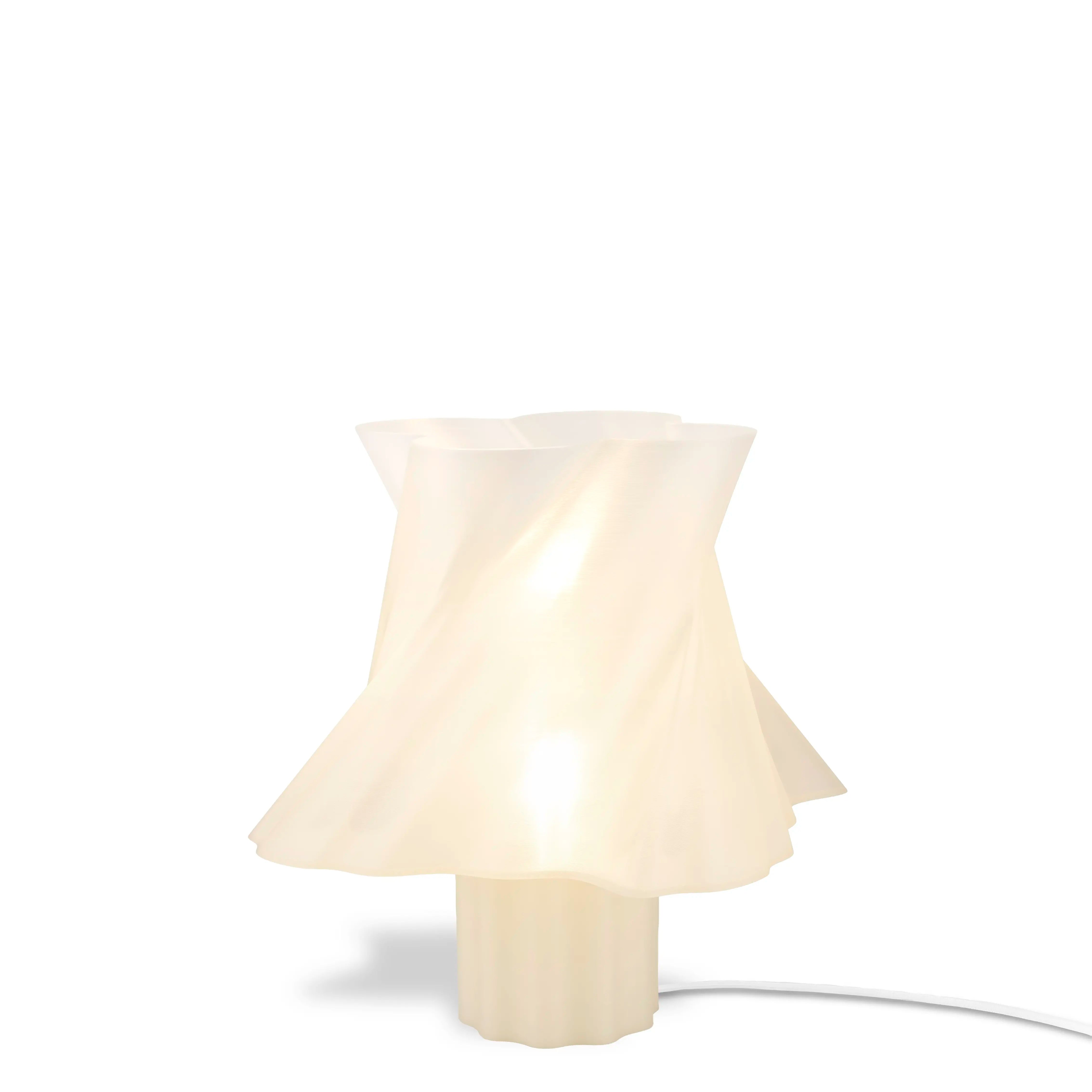 Lampe Cloud Dancer blanc satiné dans un intérieur aux tons naturels — luminaire design — LUMY PARIS