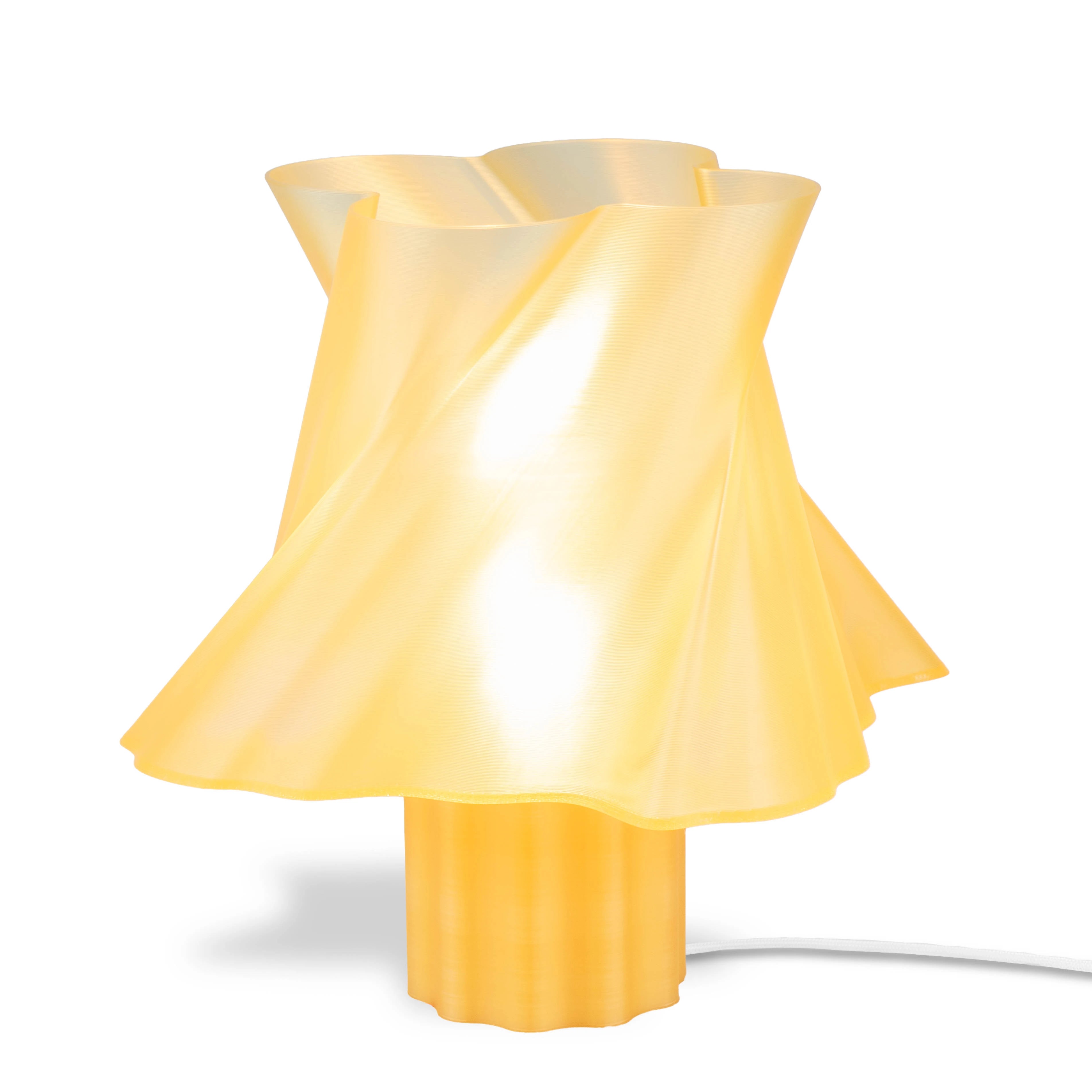 Grande lampe dorée champagne dans un intérieur — luminaire made in France — LUMY PARIS