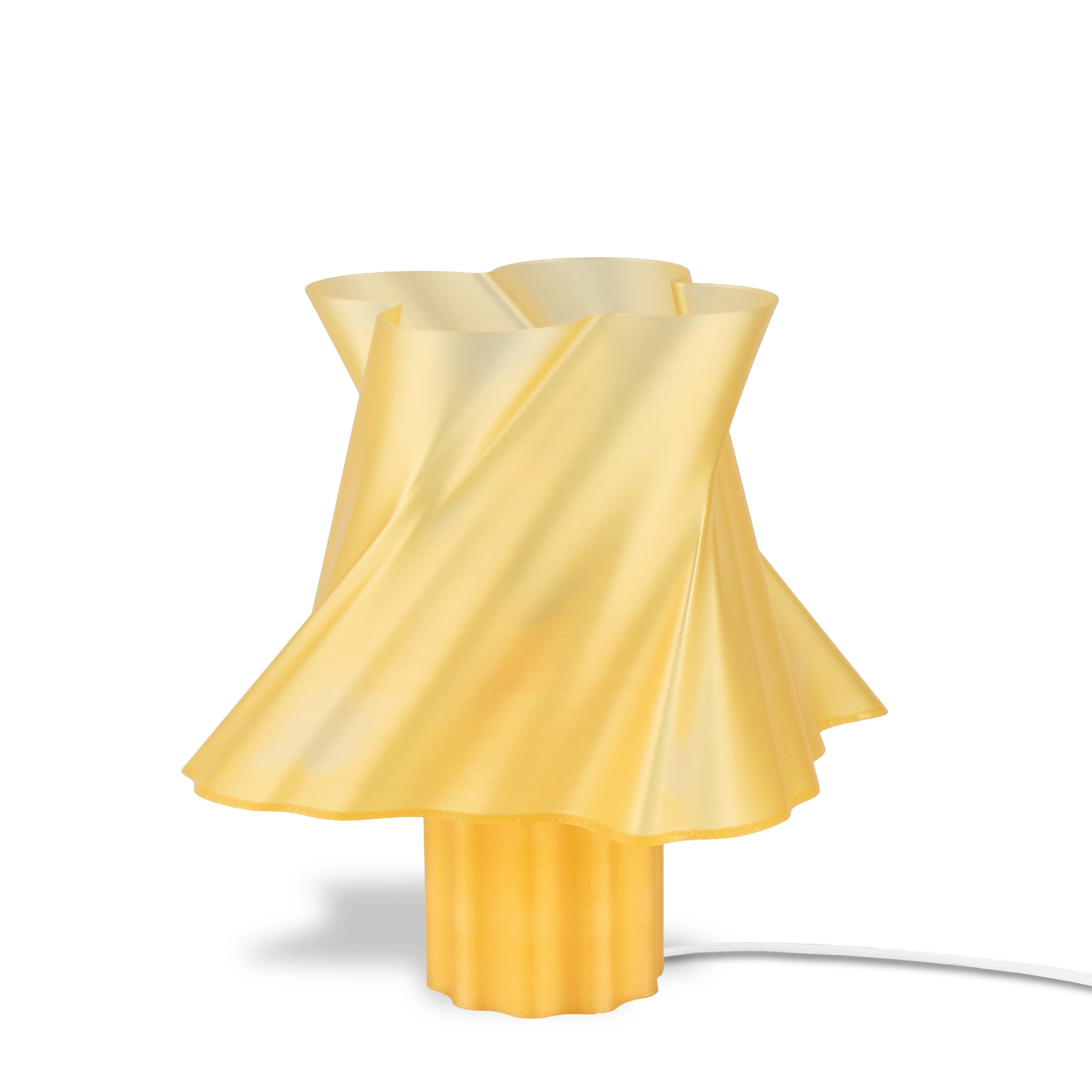 Lampe jaune design à poser taille Moyenne sur fond blanc — made in France — LUMY PARIS